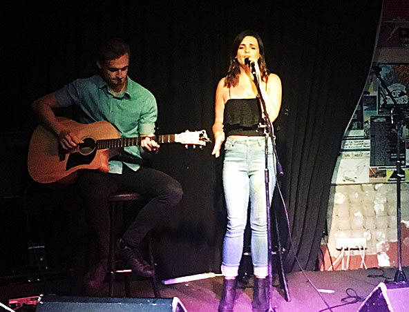 Sydney Acoustic Duo Mckenzie and Jon